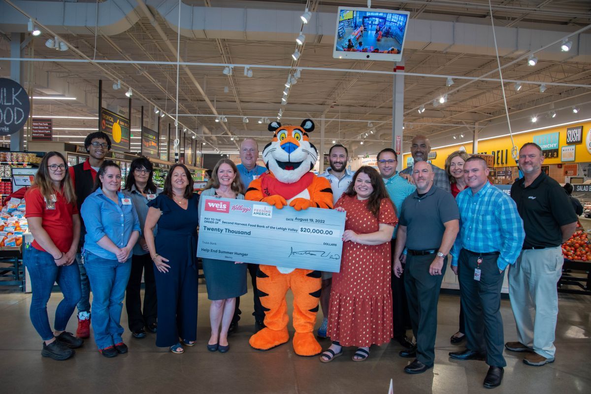 Weis/Kellogg's Feeding America Donation