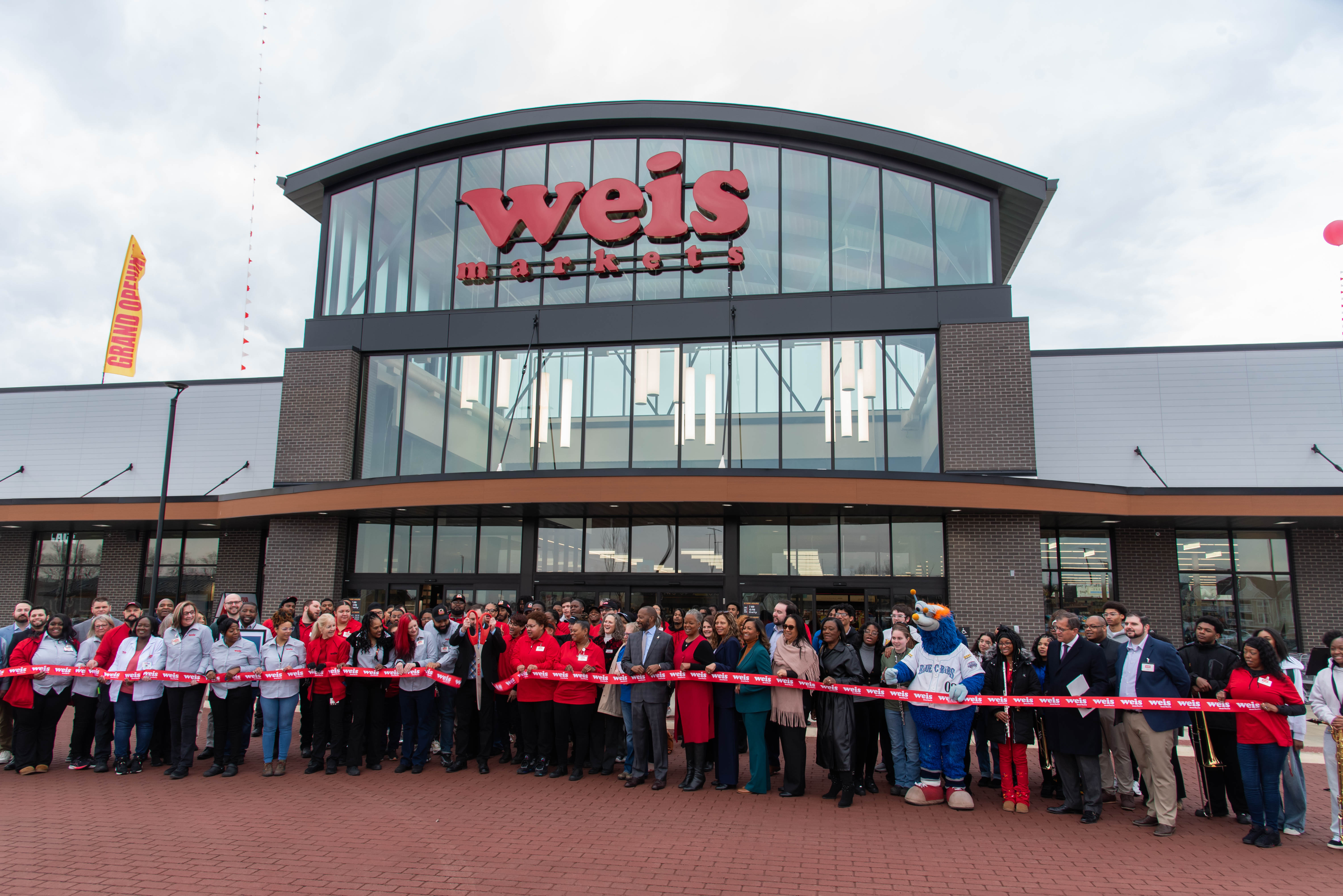 Weis Markets Grand Opening Ribbon Cutting Waldorf, Maryland.